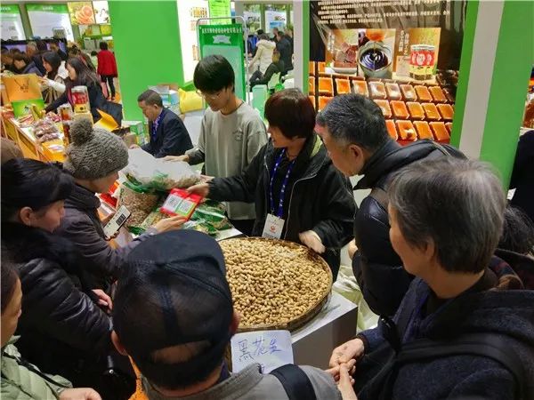 第十九届中国西部(重庆)国际农产品交易会开幕,丰都产品销售热!
